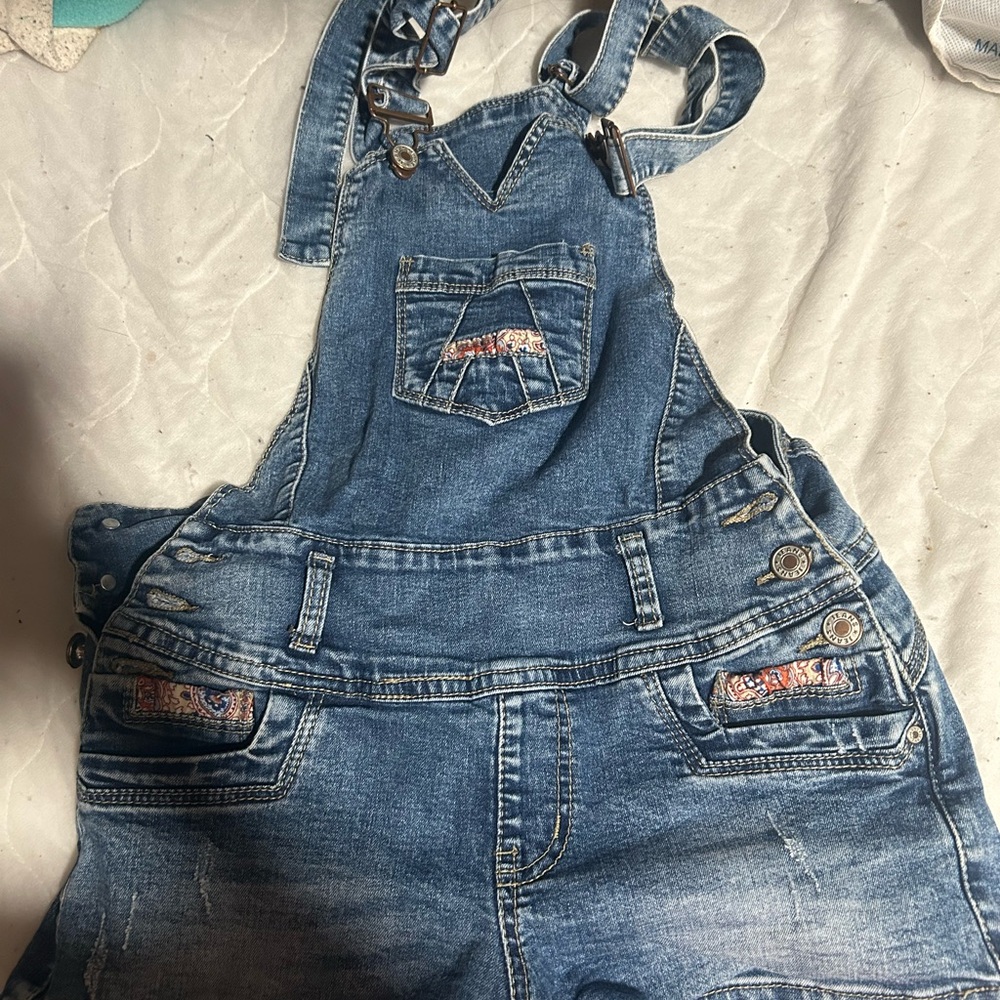 Clothes 🤗🤗 - Picture 8 of 16